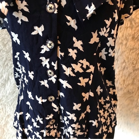 ANTHROPOLOGIE Maeve top blouse navy with bird print. - Picture 4 of 9